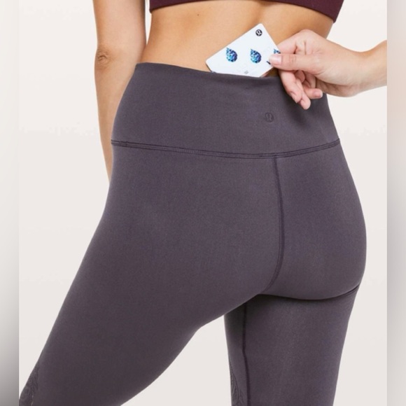 Lululemon Reveal Tight Lattice Paisley 28" in black Size 8 Leggings - Picture 3 of 8